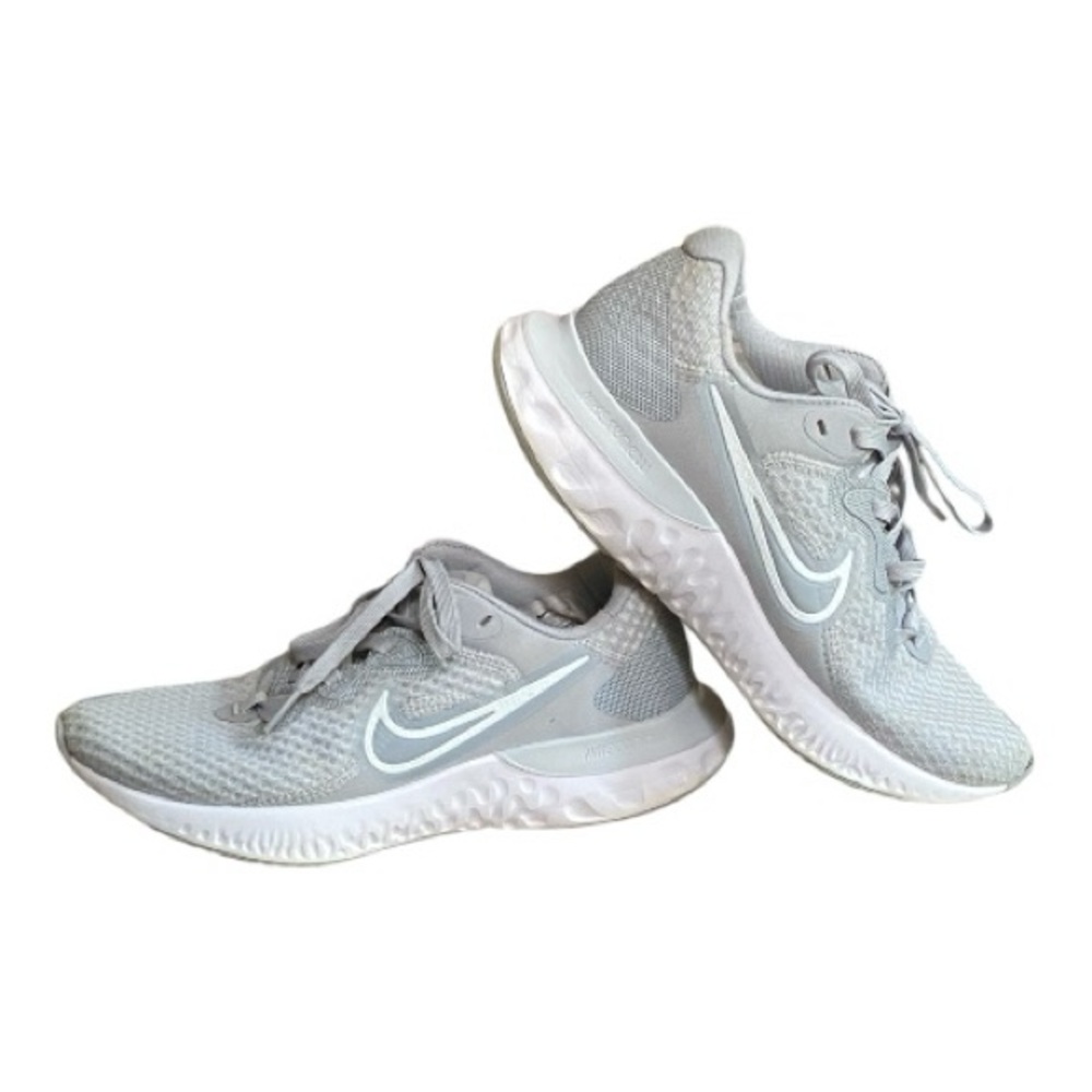 Nike Women's Gray and White Athletic Shoes